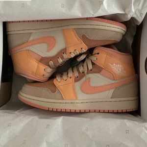 Jordan 1 Apricot Women